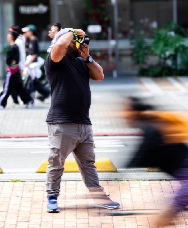 Fotógrafo trabajando en la calle